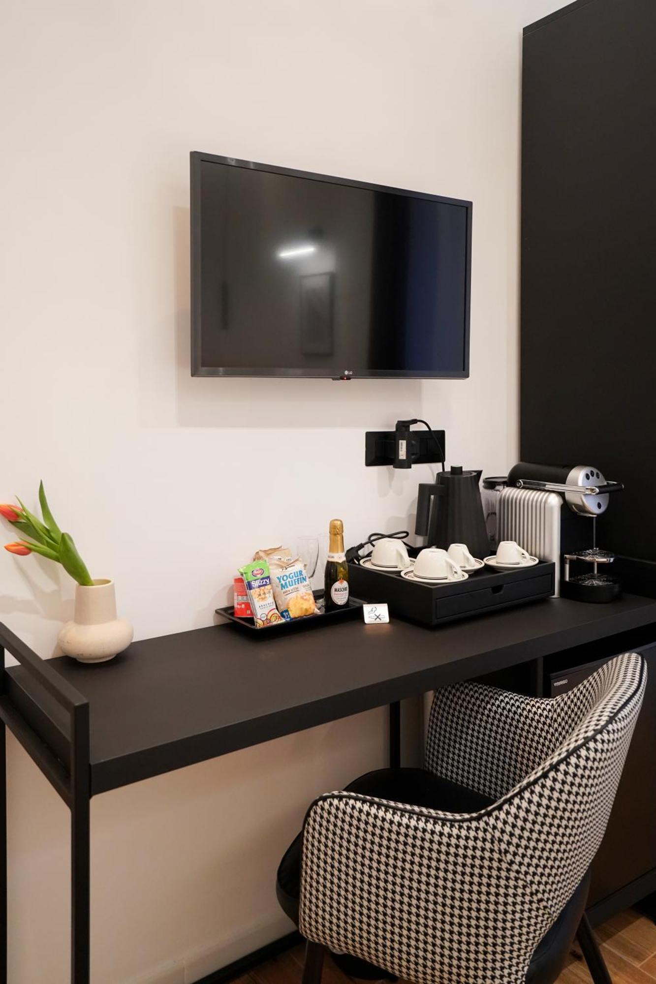 No Man'S Land Guesthouse Рим Екстер'єр фото