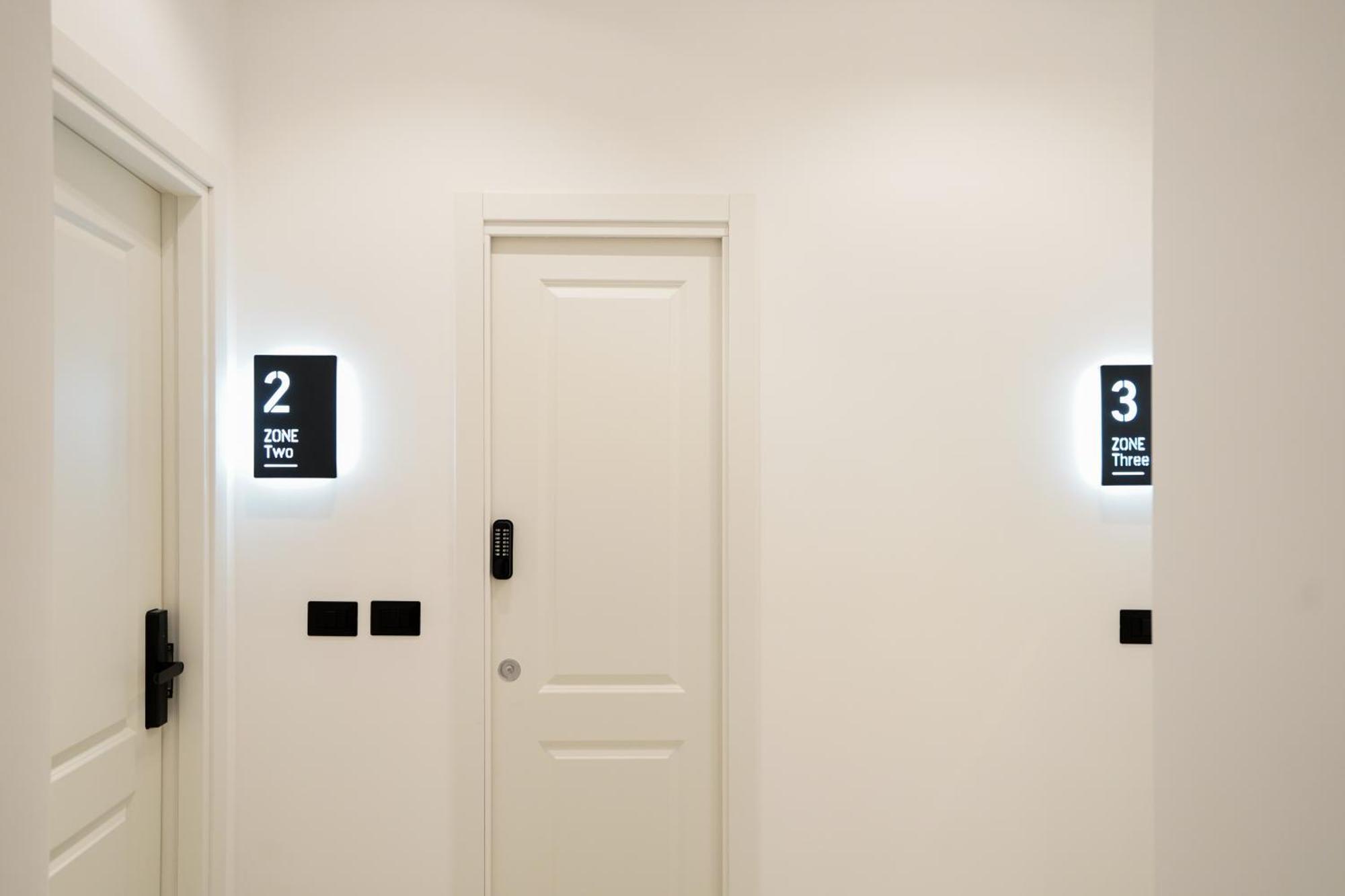 No Man'S Land Guesthouse Рим Екстер'єр фото